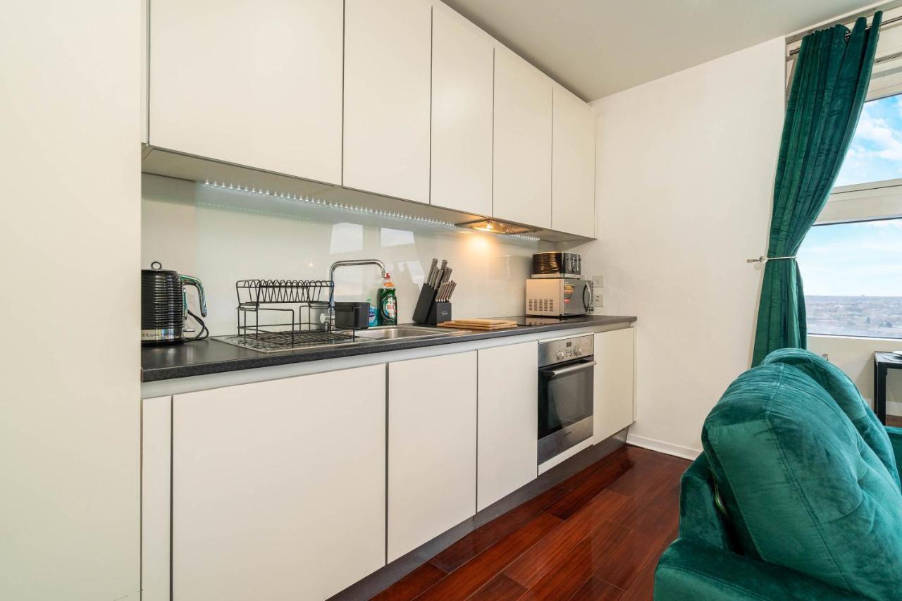 Maevela Apartments - Top Floor Rolex Themed Studio Apt Inside The Cube, Mailbox - Free Netflix & Wifi Birmingam Exterior foto